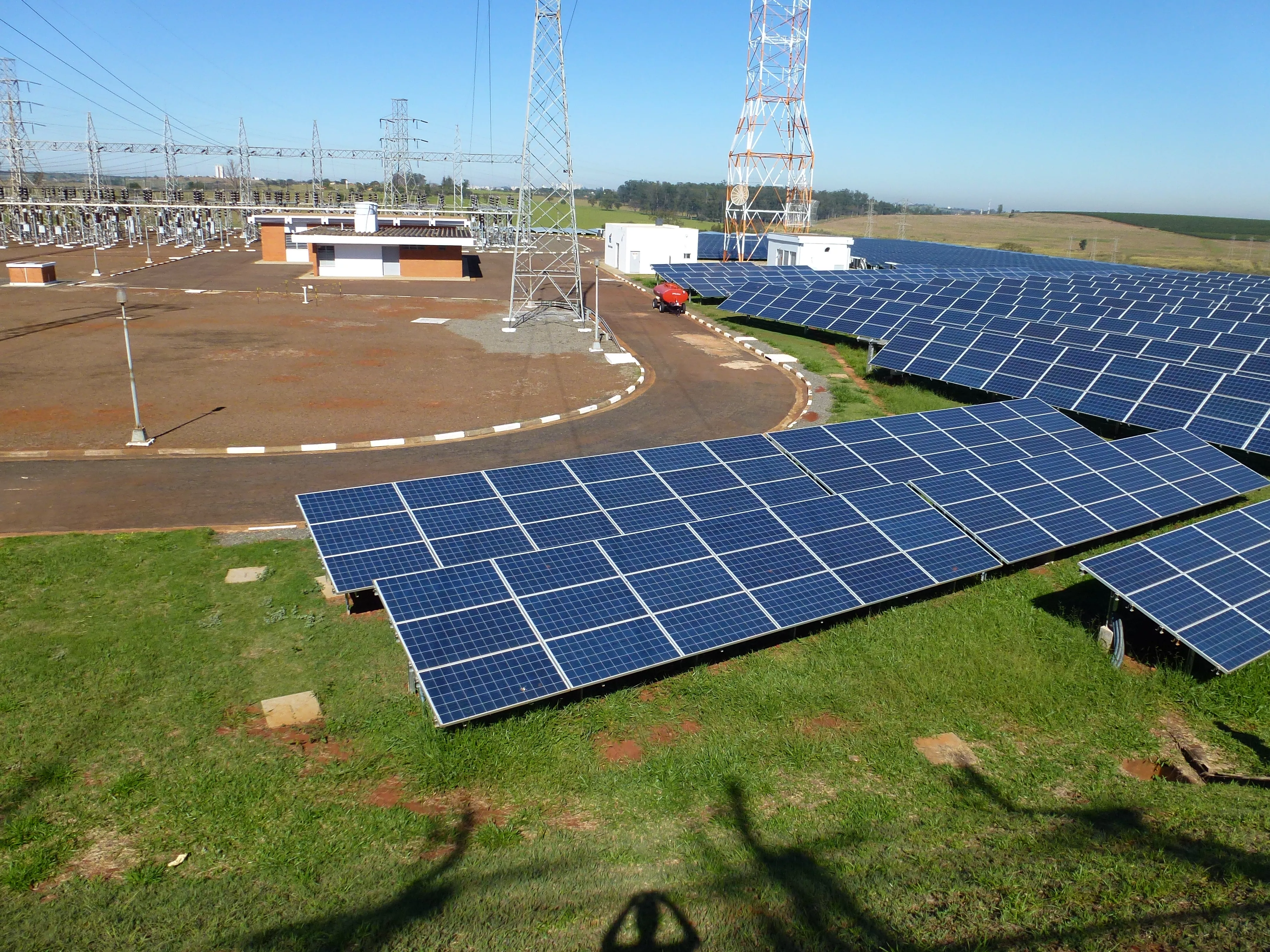 Análise de Performance da Primeira Usina Fotovoltaica de 1 MW